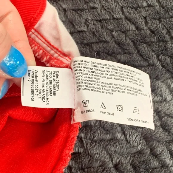 NWOT! Gloria Vanderbilt Red Denim Amanda Shorts - Picture 5 of 5